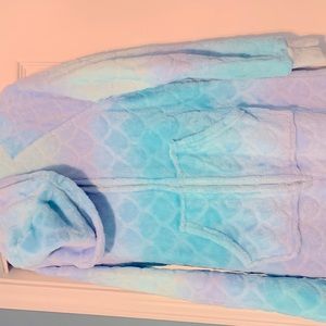 Girls mermaid onesie size 7/8. Target brand more than magic